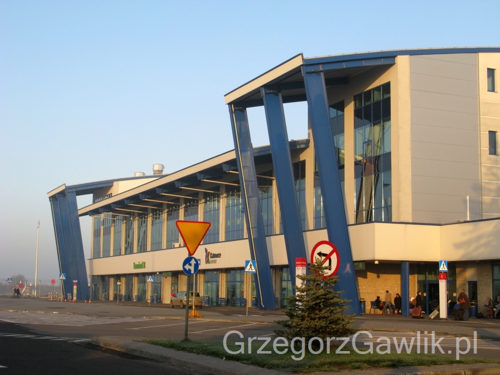Lotnisko w Katowicach-Pyrzowicach.