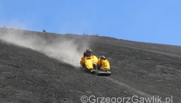 Volcanoboarding, wulkan Cerro Negro, Nikaragua.
