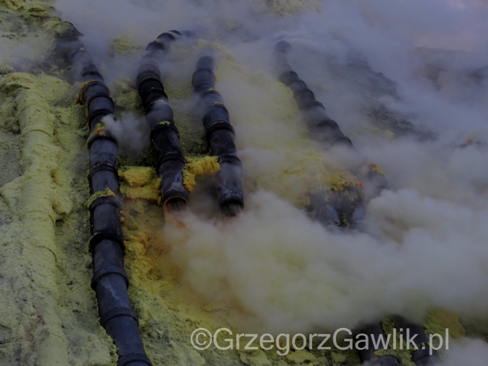 Wulkan-kopalnia siarki Kawah Ijen - wyspa Jawa, Indonezja.