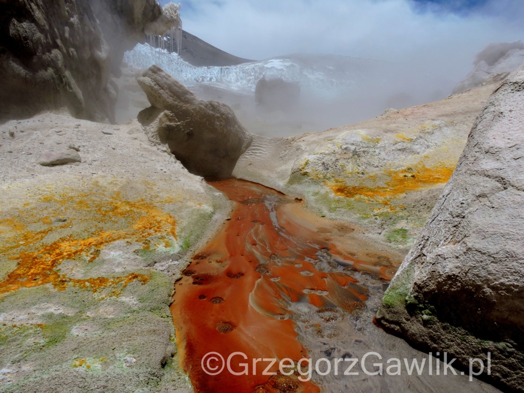Pole geotermalne w masywie wulkanu Ojos del Salado, 6460m.