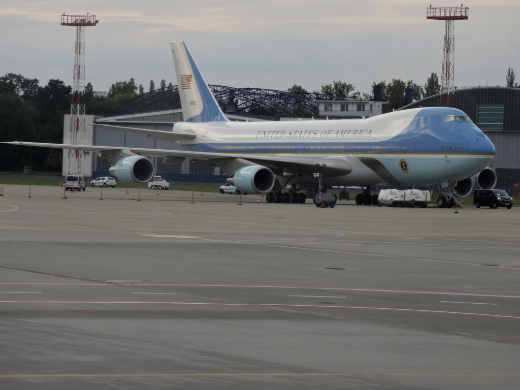 Samolot Air Force One Prezydenta USA w Warszawie.