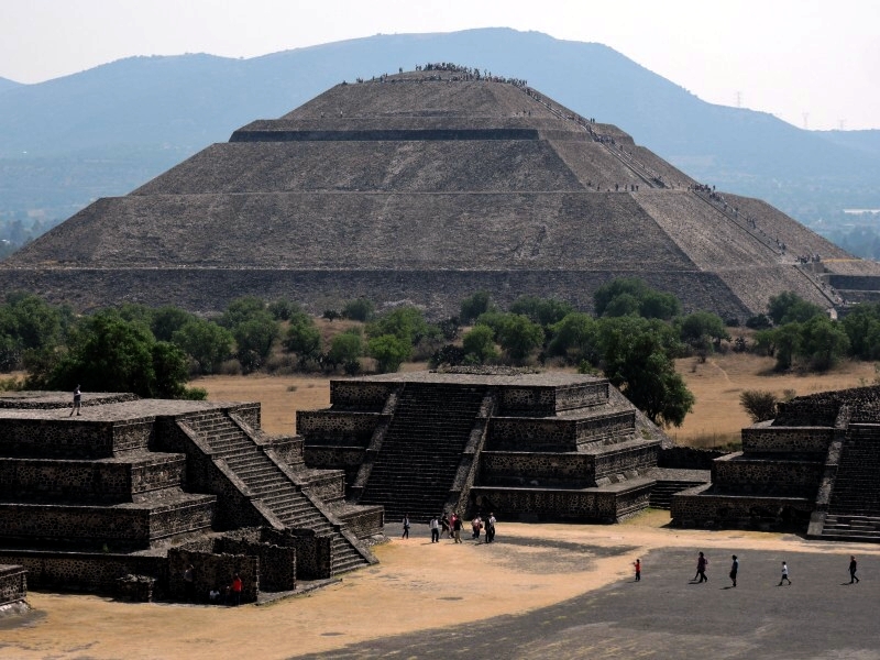 Piramida Słońca w Teotihuacan, Meksyk.