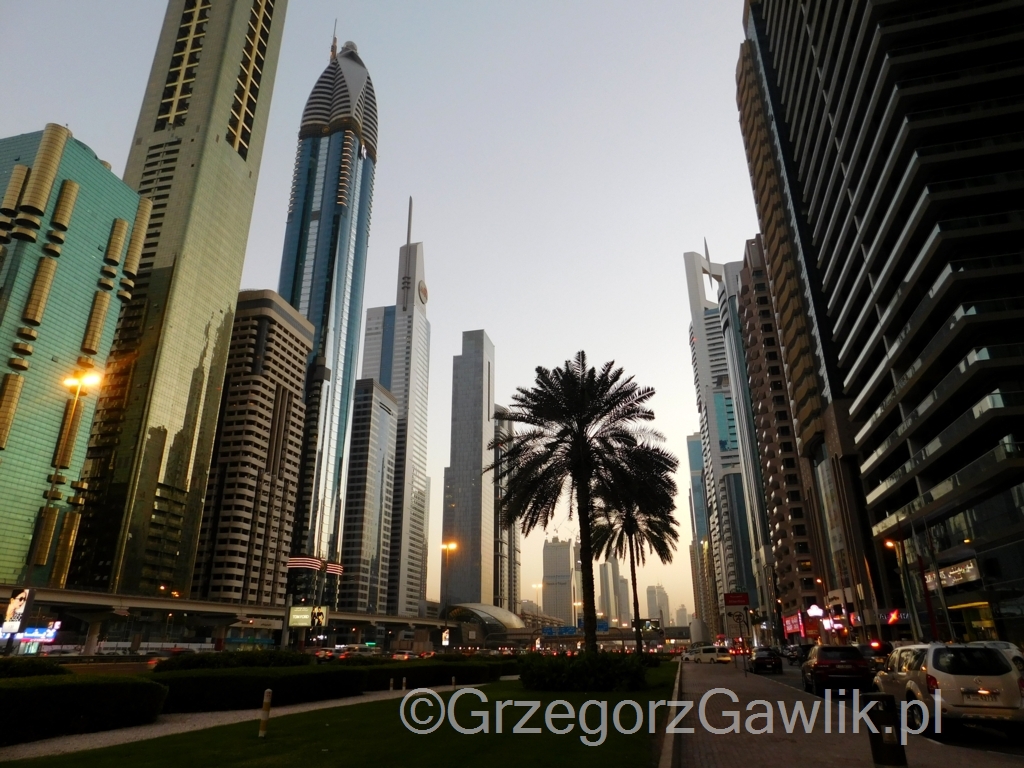 "Manhattan" w Dubaju - jeden z kilku.