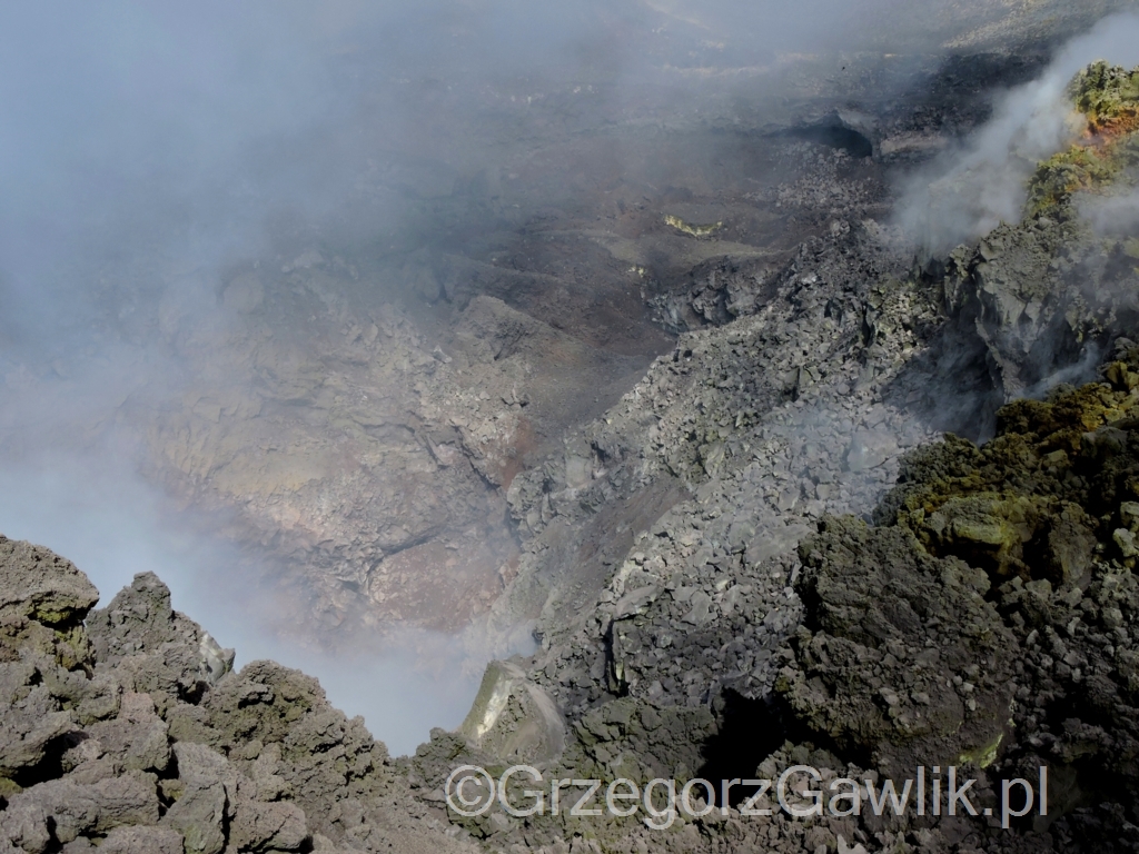 Etna - ogromny Krater Centralny, Sycylia, Włochy.