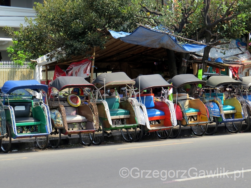 Riksze rowerowe w Yogyakarcie