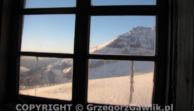 Widok na lodowiec Gergeti ze schroniska Bethlemi, ok. 3670m n.p.m.