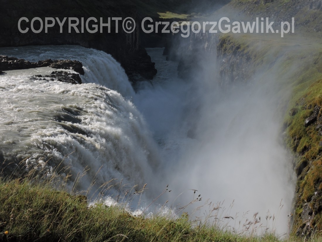 Gulfoss – zwany też Złotym Wodospadem, jeden z najpotężniejszych na Islandii