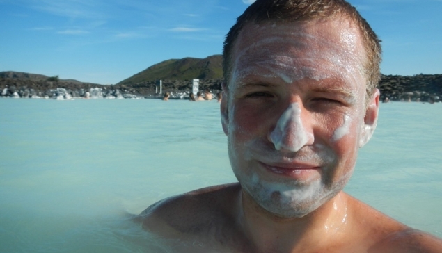 Grzegorz Gawlik w najsłynniejszym islandzkim kąpielisku termalnym: Blue Lagoon